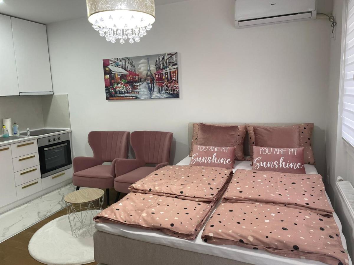 Spring Deluxe Apartment Novi Sad Ngoại thất bức ảnh