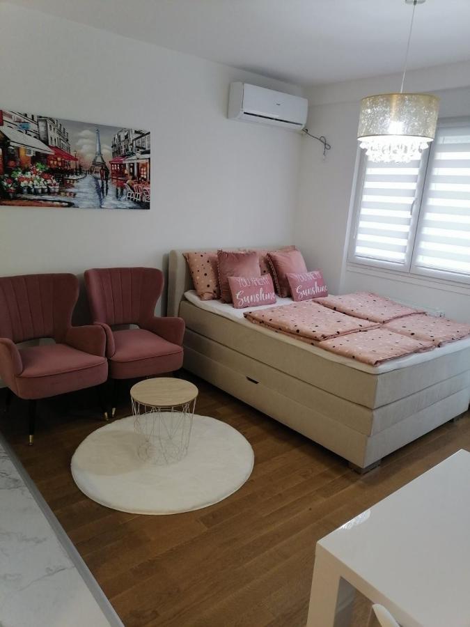 Spring Deluxe Apartment Novi Sad Ngoại thất bức ảnh