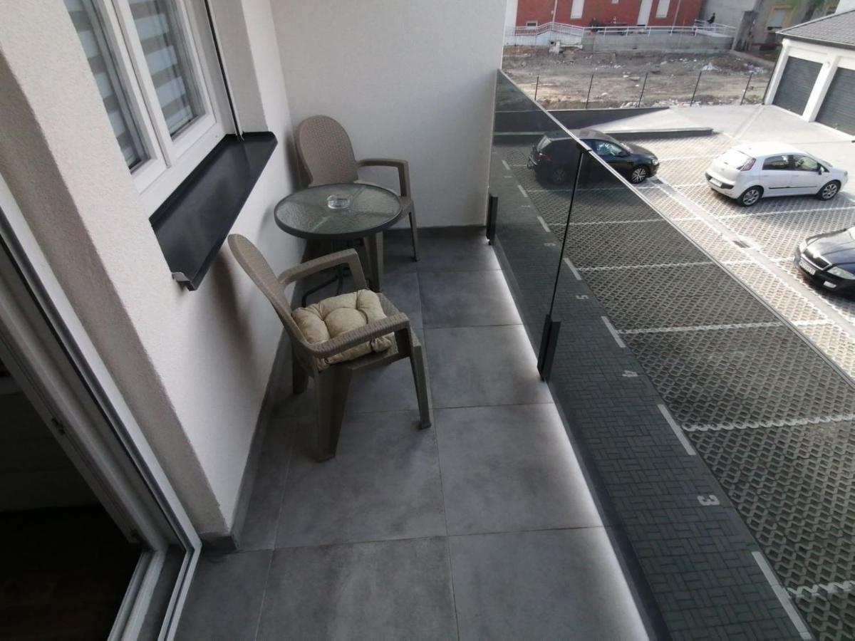 Spring Deluxe Apartment Novi Sad Ngoại thất bức ảnh