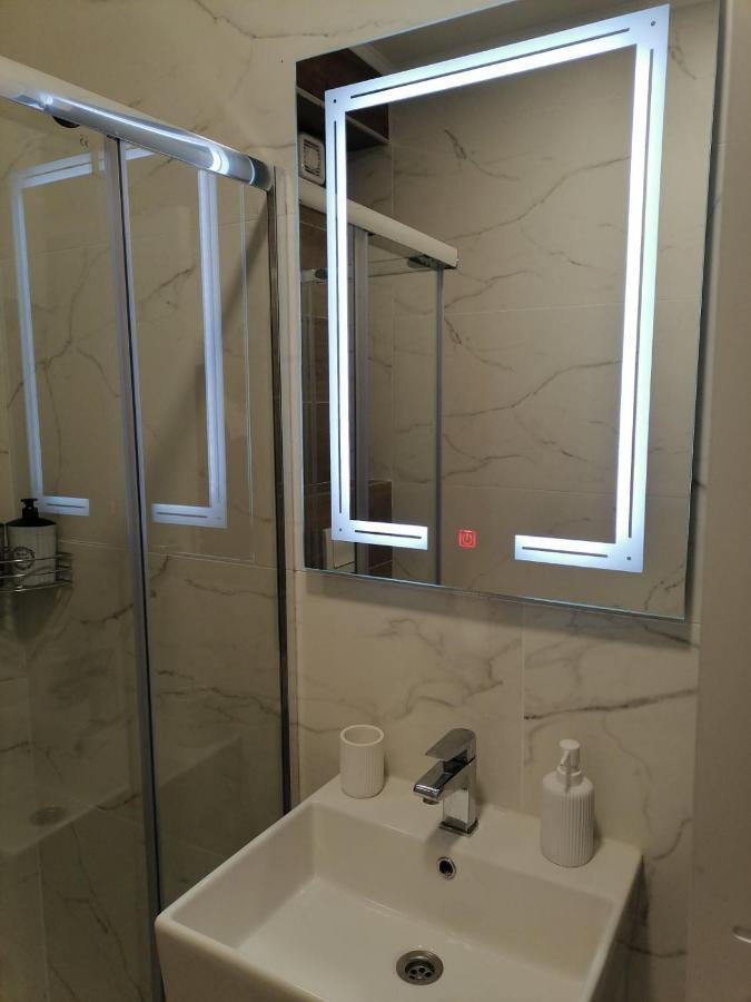 Spring Deluxe Apartment Novi Sad Ngoại thất bức ảnh